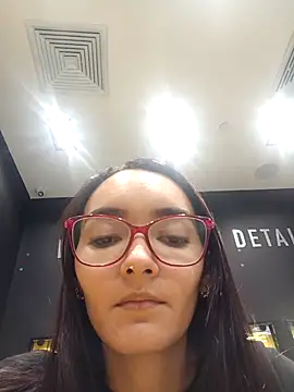 Snapshot of LinzyBaner chatting on November 2025 08:41:02 PM LinzyBaner online show from November 2025 08:41:02 PM