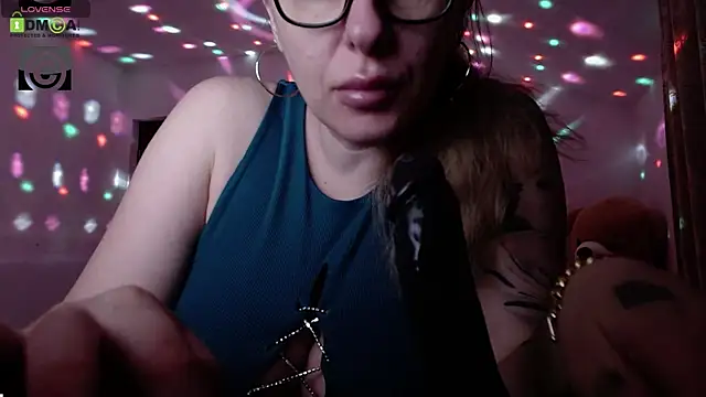 Snapshot of SonyaDevon chatting on December 2024 07:55:01 AM SonyaDevon online show from December 2024 07:55:01 AM