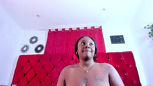 Snapshot of harleyevaans chatting on October 2025 12:28:01 PM harleyevaans online show from October 2025 12:28:01 PM