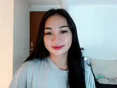 Snapshot of SweetLilly_18 chatting on December 2024 03:00:02 PM SweetLilly 18 online show from December 2024 03:00:02 PM