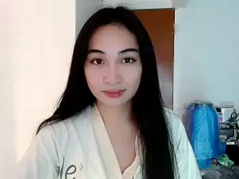 Snapshot of SweetLilly_18 chatting on January 2025 10:55:01 AM SweetLilly 18 online show from January 2025 10:55:01 AM