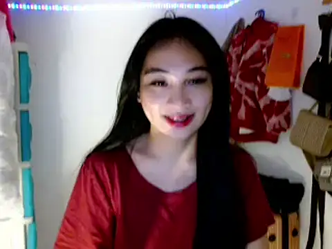 Snapshot of SweetLilly_18 chatting on March 2025 02:38:02 AM SweetLilly 18 online show from March 2025 02:38:02 AM