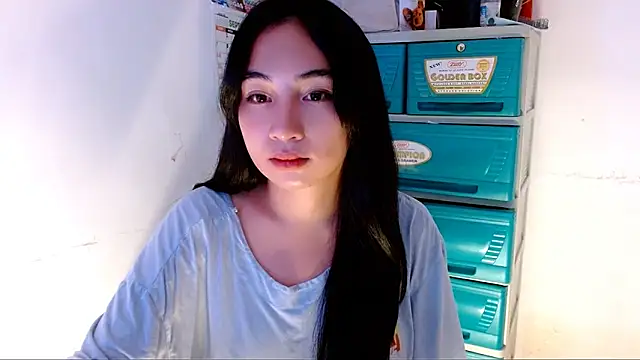 Snapshot of SweetLilly_18 chatting on September 2025 03:36:01 PM SweetLilly 18 online show from September 2025 03:36:01 PM