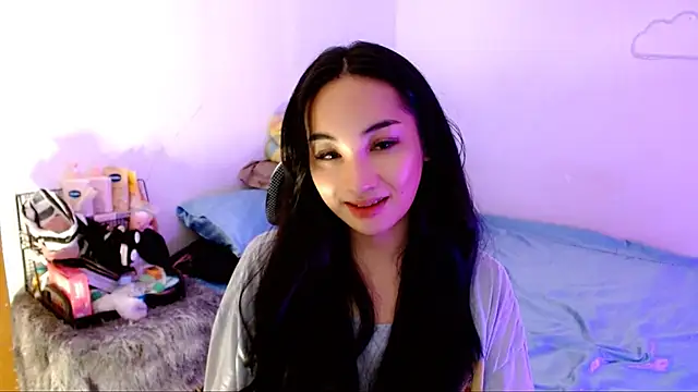 Snapshot of SweetLilly_18 chatting on November 2025 01:47:01 AM SweetLilly 18 online show from November 2025 01:47:01 AM