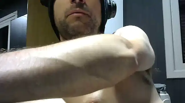 gauchors20 online show from December 2024 10:56:02 AM