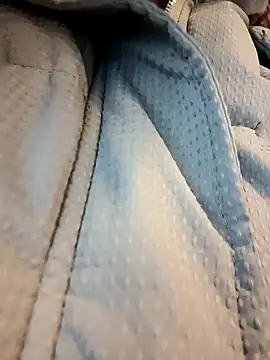 Snapshot of Frost_foxy chatting on December 2024 06:19:01 AM Frost foxy online show from December 2024 06:19:01 AM