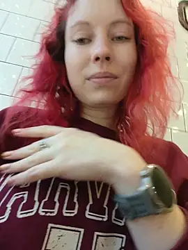 Snapshot of Frost_foxy chatting on November 2025 02:21:01 AM Frost foxy online show from November 2025 02:21:01 AM