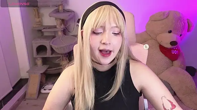 KuroChan420 online show from February 2026 02:10:01 AM