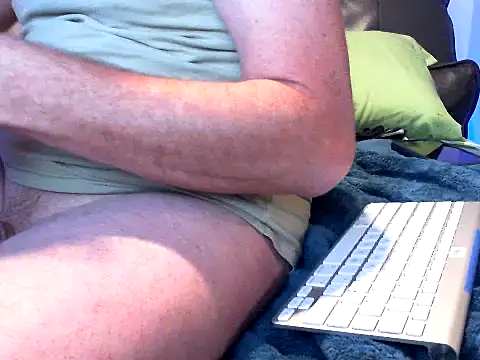 Snapshot of eurodiznee chatting on November 2025 09:43:01 AM eurodiznee online show from November 2025 09:43:01 AM