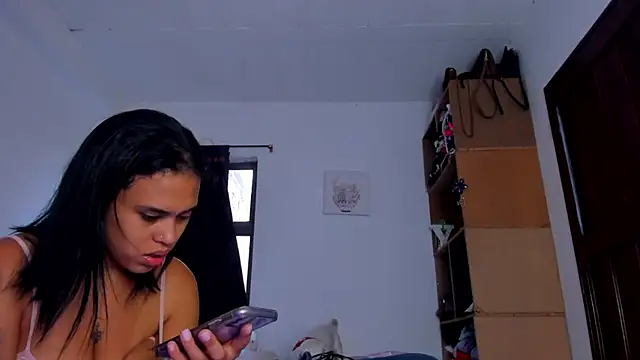 Snapshot of AlondraDiossa03 chatting on October 2025 07:37:02 PM AlondraDiossa03 online show from October 2025 07:37:02 PM