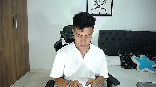 AlanNaughty online show from October 2025 03:20:02 AM