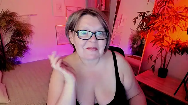 Snapshot of Shannonshine chatting on June 2026 07:45:02 AM Shannonshine online show from June 2026 07:45:02 AM