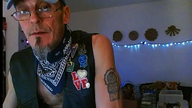 Snapshot of mycock2474u chatting on March 2025 07:41:01 AM mycock2474u online show from March 2025 07:41:01 AM