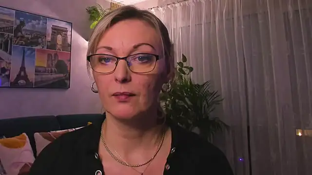 vanessa chat online show from February 2025 06:03:01 PM