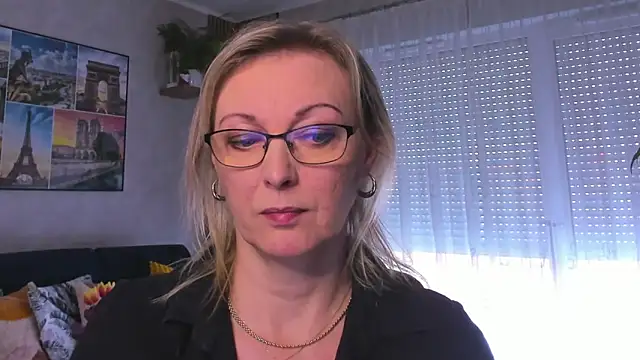 vanessa chat online show from February 2025 02:21:01 PM