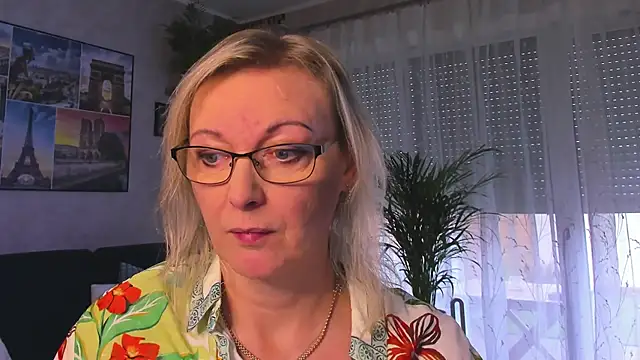 vanessa chat online show from November 2025 02:12:02 PM