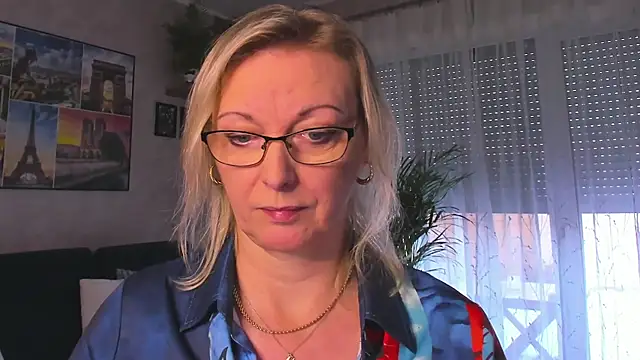 vanessa chat online show from November 2025 02:19:01 PM