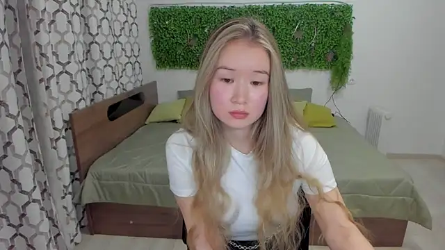 PollyOcean online show from February 2025 12:17:02 PM