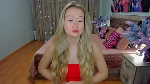 PollyOcean online show from November 2025 09:52:01 AM