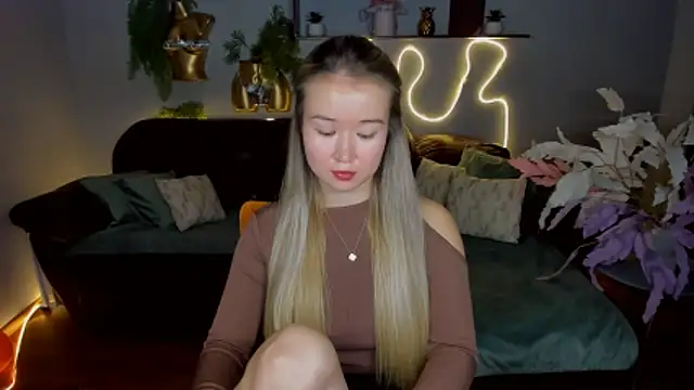 PollyOcean online show from November 2025 10:59:01 AM