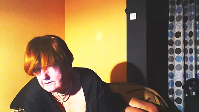 Snapshot of MioritaHard chatting on March 2025 12:00:01 AM MioritaHard online show from March 2025 12:00:01 AM