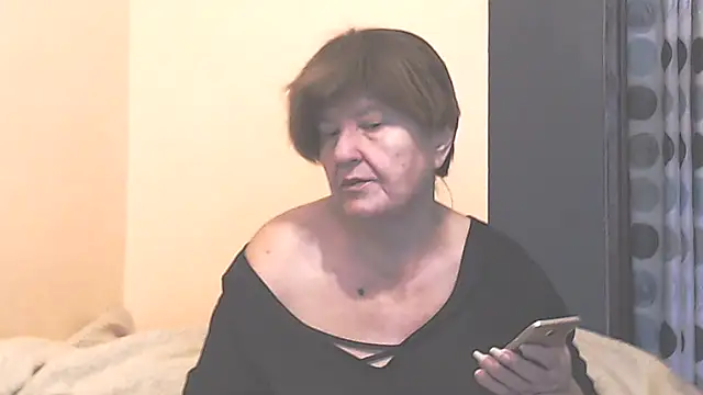 Snapshot of MioritaHard chatting on November 2025 11:32:01 AM MioritaHard online show from November 2025 11:32:01 AM