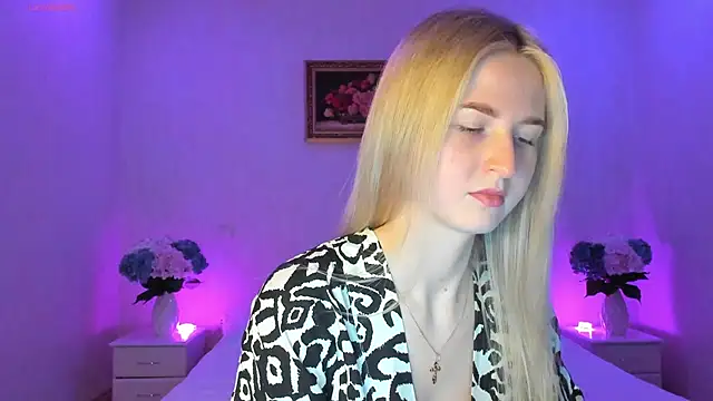 AnnaCarrera online show from March 2025 08:00:01 PM