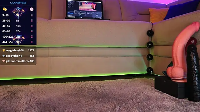 Snapshot of pawg_queen chatting on February 2025 03:04:01 AM pawg queen online show from February 2025 03:04:01 AM