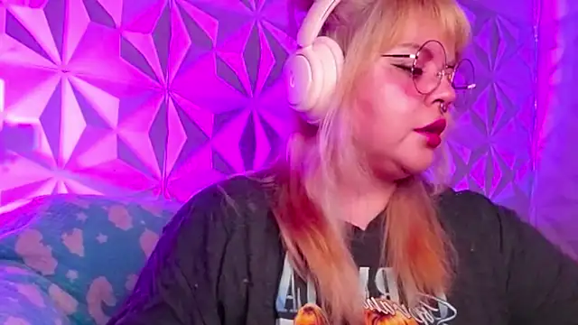 Satyn doll online show from September 2025 11:09:02 PM