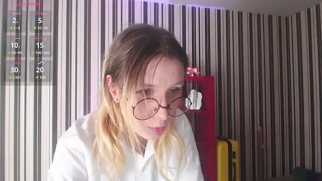 Snapshot of _Hanna_Moon_ chatting on December 2024 07:42:01 AM  Hanna Moon  online show from December 2024 07:42:01 AM