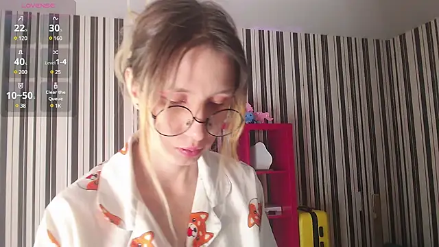 Snapshot of _Hanna_Moon_ chatting on December 2024 09:02:01 AM  Hanna Moon  online show from December 2024 09:02:01 AM