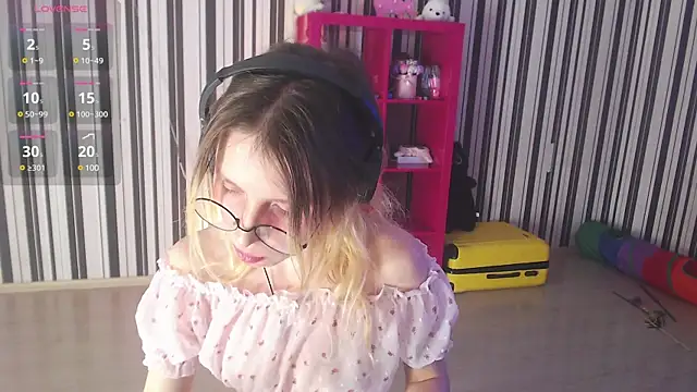 Snapshot of _Hanna_Moon_ chatting on December 2024 07:26:01 AM  Hanna Moon  online show from December 2024 07:26:01 AM