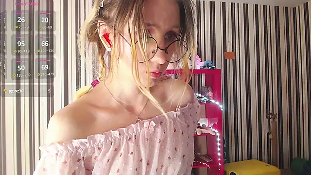 Snapshot of _Hanna_Moon_ chatting on January 2025 09:15:01 AM  Hanna Moon  online show from January 2025 09:15:01 AM