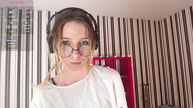 Snapshot of _Hanna_Moon_ chatting on February 2025 06:56:02 AM  Hanna Moon  online show from February 2025 06:56:02 AM