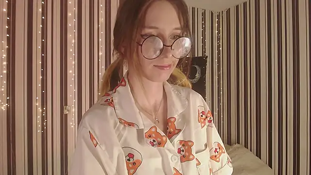 Snapshot of _Hanna_Moon_ chatting on September 2025 06:18:02 PM  Hanna Moon  online show from September 2025 06:18:02 PM