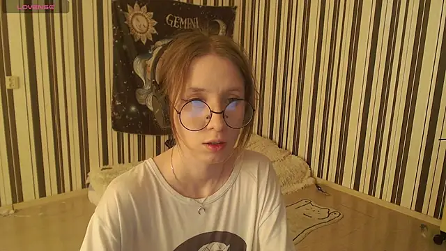 Snapshot of _Hanna_Moon_ chatting on October 2025 02:45:02 PM  Hanna Moon  online show from October 2025 02:45:02 PM