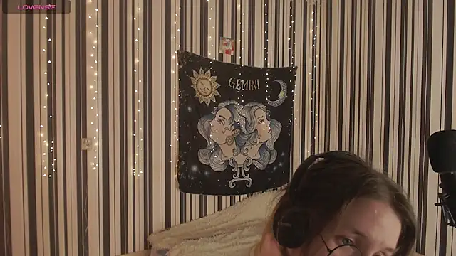 Snapshot of _Hanna_Moon_ chatting on October 2025 06:27:02 PM  Hanna Moon  online show from October 2025 06:27:02 PM