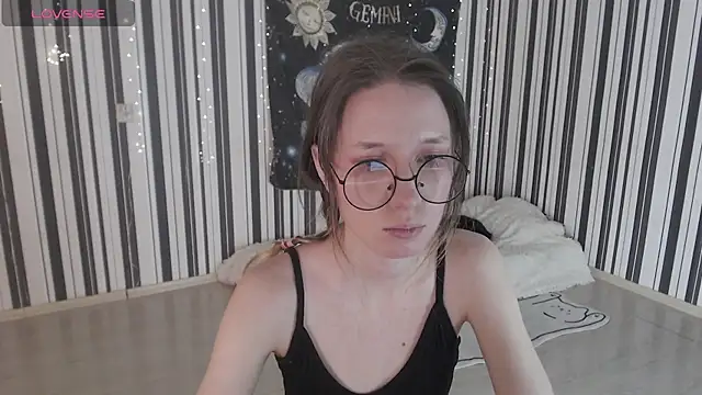 Snapshot of _Hanna_Moon_ chatting on October 2025 10:15:01 AM  Hanna Moon  online show from October 2025 10:15:01 AM