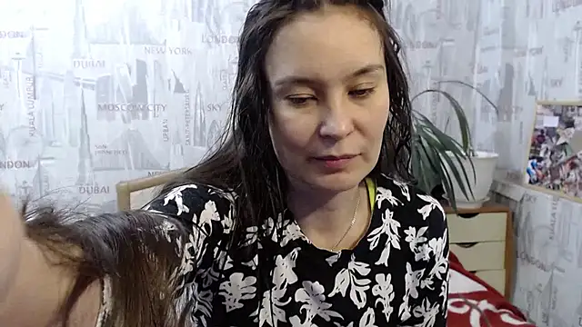 Snapshot of GinaQSoul chatting on January 2025 11:43:01 AM GinaQSoul online show from January 2025 11:43:01 AM