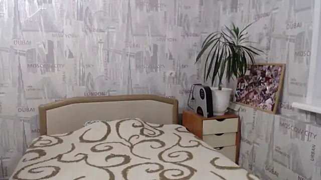 Snapshot of GinaQSoul chatting on September 2025 04:29:01 PM GinaQSoul online show from September 2025 04:29:01 PM