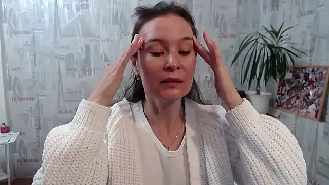 Snapshot of GinaQSoul chatting on September 2025 03:52:02 AM GinaQSoul online show from September 2025 03:52:02 AM