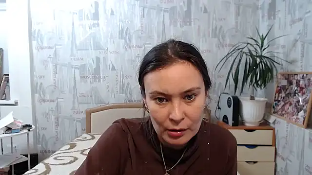 Snapshot of GinaQSoul chatting on October 2025 11:40:01 AM GinaQSoul online show from October 2025 11:40:01 AM