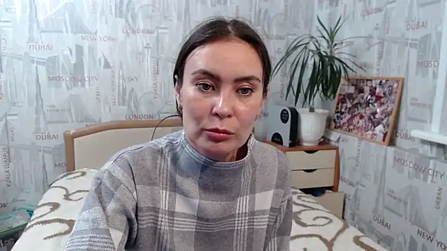 Snapshot of GinaQSoul chatting on October 2025 03:35:01 PM GinaQSoul online show from October 2025 03:35:01 PM