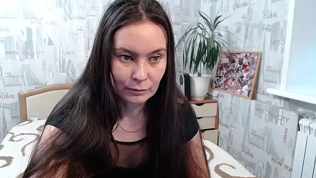 Snapshot of GinaQSoul chatting on December 2025 10:42:01 AM GinaQSoul online show from December 2025 10:42:01 AM