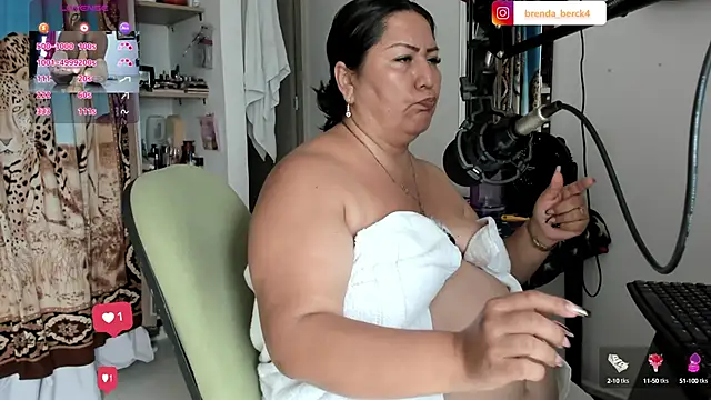Snapshot of Brenda_Berck_ chatting on March 2025 06:52:01 PM Brenda Berck online show from March 2025 06:52:01 PM