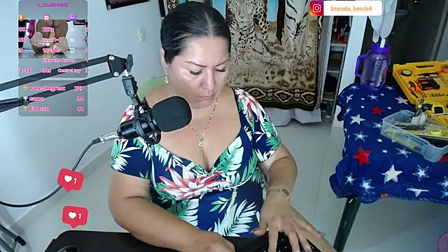 Snapshot of Brenda_Berck_ chatting on March 2025 01:32:02 AM Brenda Berck online show from March 2025 01:32:02 AM