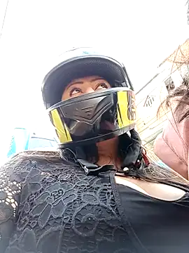 Snapshot of Brenda_Berck_ chatting on March 2025 09:31:02 PM Brenda Berck online show from March 2025 09:31:02 PM