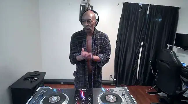 longdick4you8686 online show from January 2025 12:13:02 AM