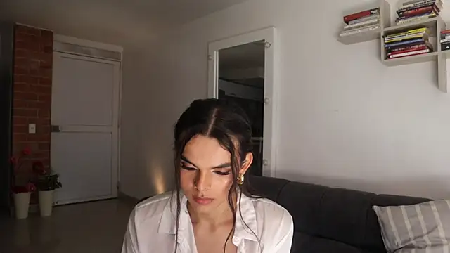Snapshot of _Vahos_ chatting on May 2026 08:14:01 PM Vahos online show from May 2026 08:14:01 PM