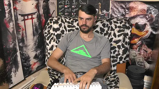 Snapshot of 00george chatting on April 2026 03:41:01 AM 00george online show from April 2026 03:41:01 AM